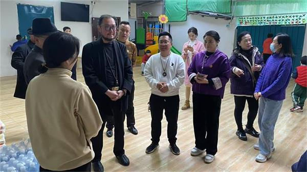 中国道医协会传递爱心:看望南宁当地智障儿童 中国道医协会传递爱心:看望南宁当地智障儿童