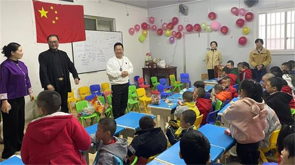 中国道医协会传递爱心:看望南宁当地智障儿童 中国道医协会传递爱心:看望南宁当地智障儿童