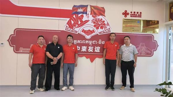 中国道医协会昆明市分会在柬埔寨开展中医义诊及交流活动 中国道医协会昆明市分会在柬埔寨开展中医义诊及交流活动